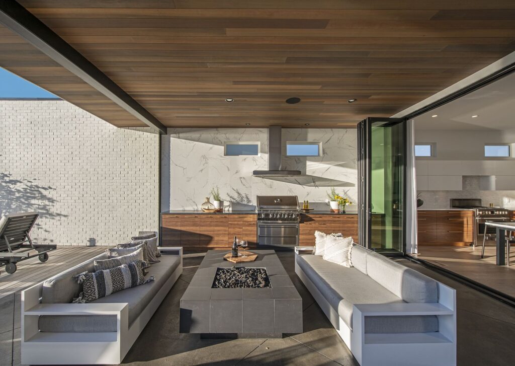 patio outdoor kitchen